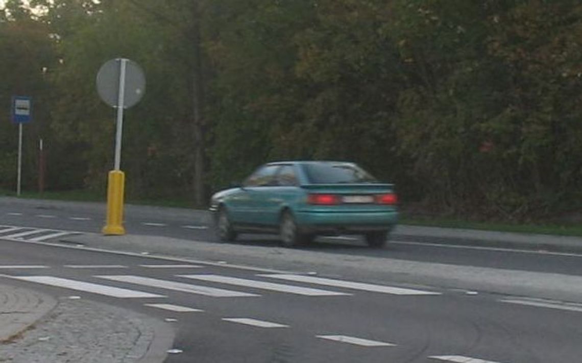 57-latek potrącony na... nowych pasach. Oświetlenia brak