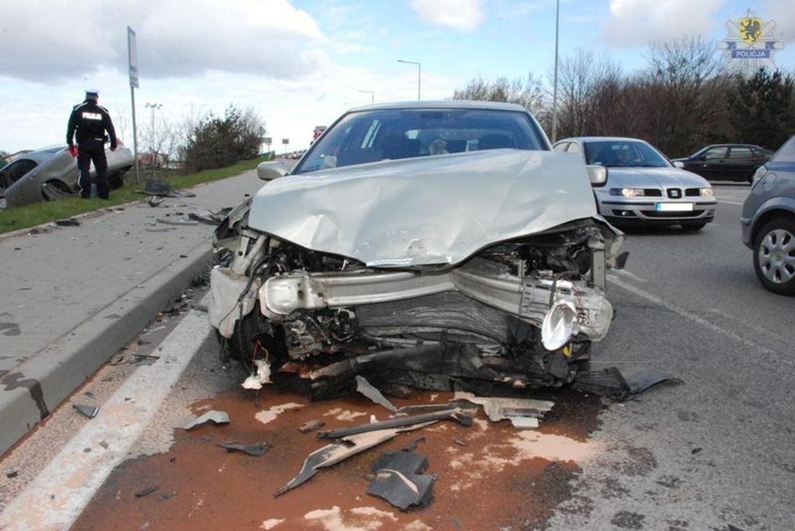 68-letni kierowca ranny w wypadku samochodowym 68-letni kierowca ranny w wypadku samochodowym