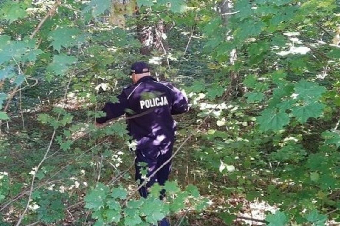 70-latek, który wybrał się na grzyby i zaginął w lesie, zostal znaleziony martwy. Policja wyjaśnia przyczyny