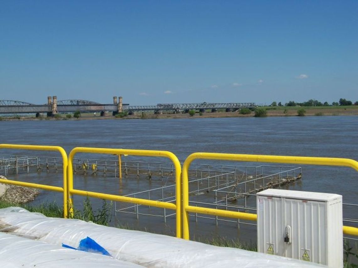 708 cm wody w Wiśle - wprowadzono stan pogotowia przeciwpowodziowego 708 cm wody w Wiśle - wprowadzono stan pogotowia przeciwpowodziowego