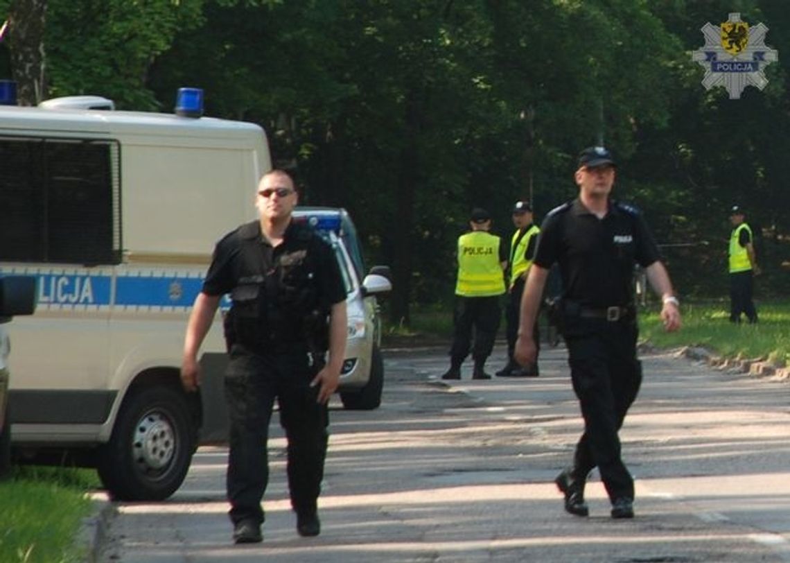 82-letni mężczyzna w bagnie - wycieńczony i wyziębiony, ledwo trzymał się gałęzi 82-letni mężczyzna w bagnie - wycieńczony i wyziębiony, ledwo trzymał się gałęzi