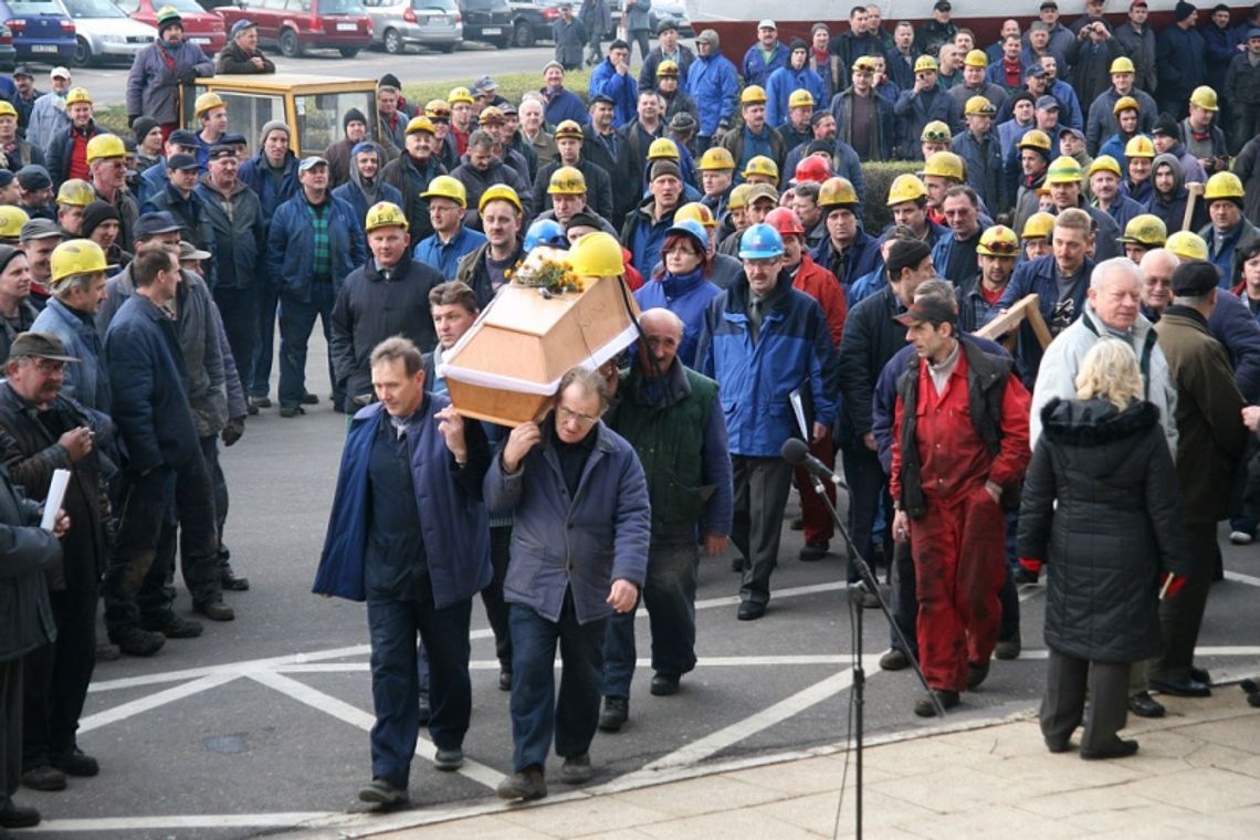 AFERA STOCZNIOWA. Szef związku "Stoczniowiec": Z gdyńskiej stoczni wyprowadzano pieniądze! AFERA STOCZNIOWA. Szef związku "Stoczniowiec": Z gdyńskiej stoczni wyprowadzano pieniądze!