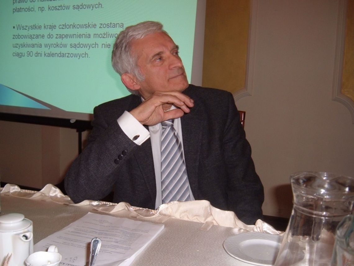 Akademia Solidarności z przewodniczącym Parlamentu Europejskiego Jerzym Buzkiem Akademia Solidarności z przewodniczącym Parlamentu Europejskiego Jerzym Buzkiem