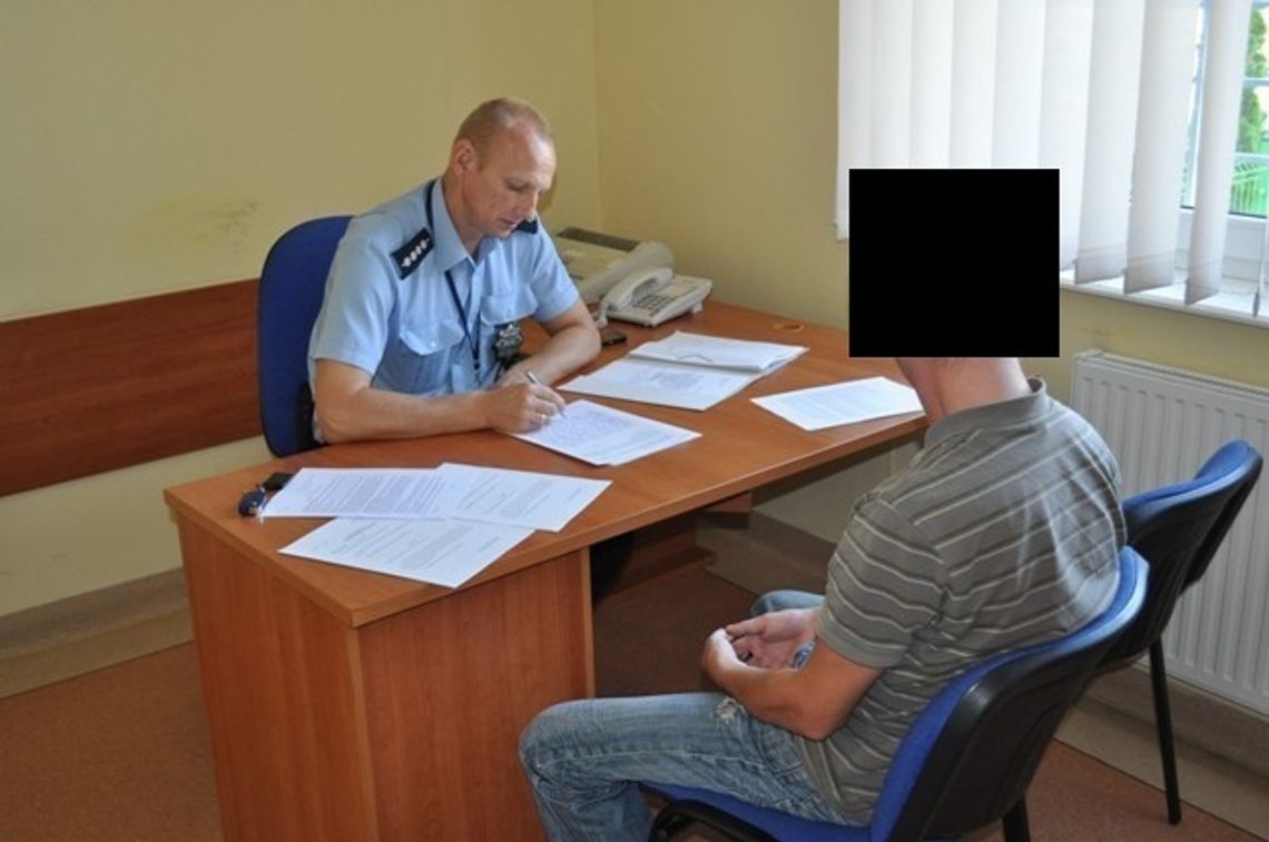 Amatorzy regałów w szafie Amatorzy regałów w szafie