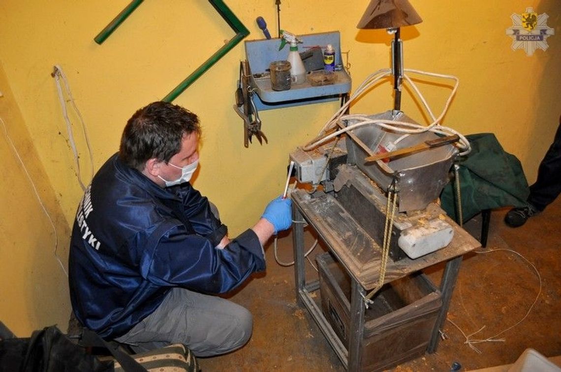 Amfetamina, nielegalny tytoń, alkohol i papierosy FILM Amfetamina, nielegalny tytoń, alkohol i papierosy FILM