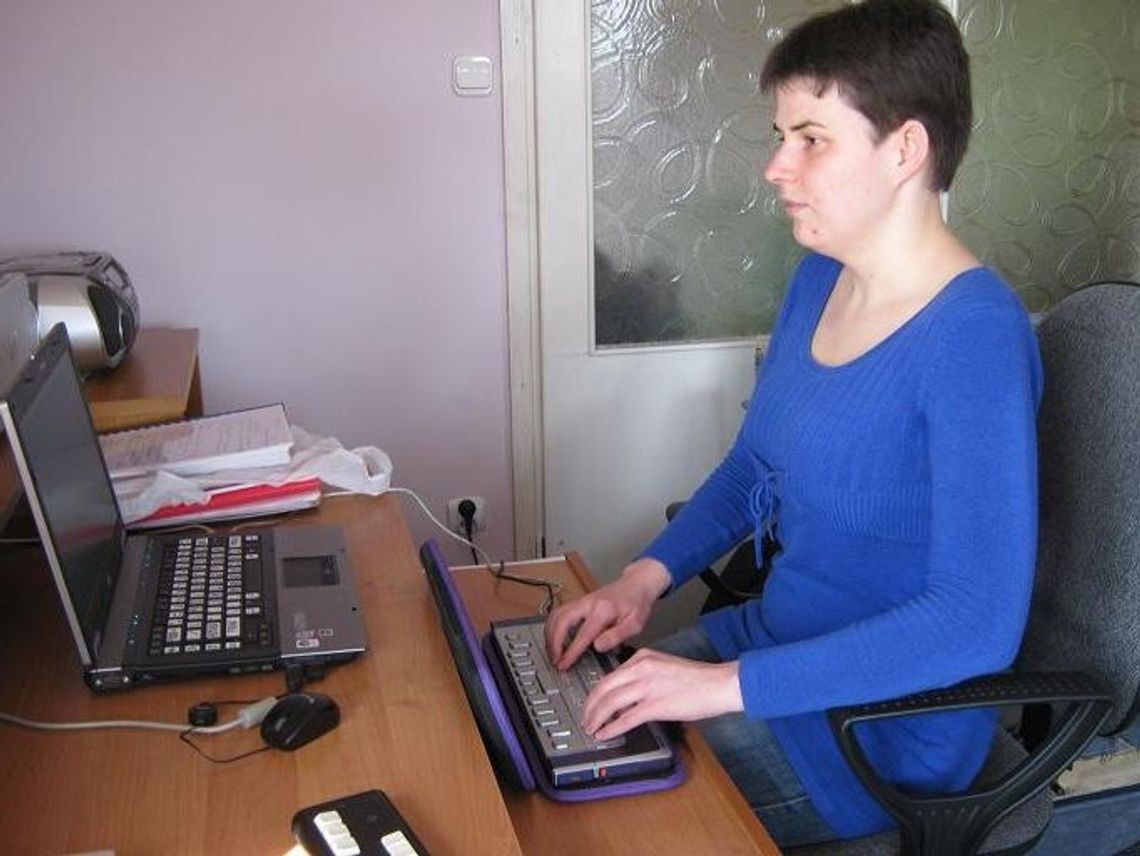 Ania z Kokoszkowych potrzebuje pieniędzy na operację - pomóżmy jej zobaczyć świat