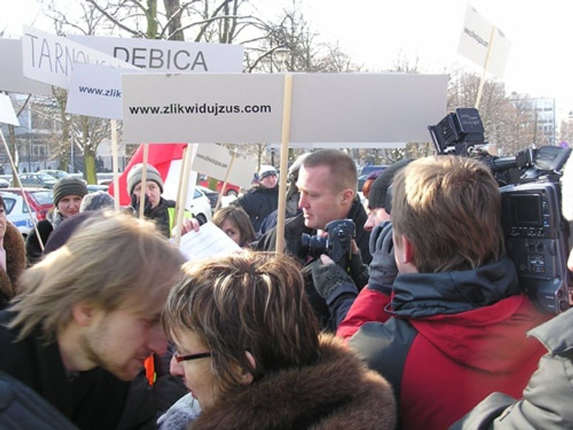 Apel o pomoc dla matek pokrzywdzonych przez ZUS Apel o pomoc dla matek pokrzywdzonych przez ZUS