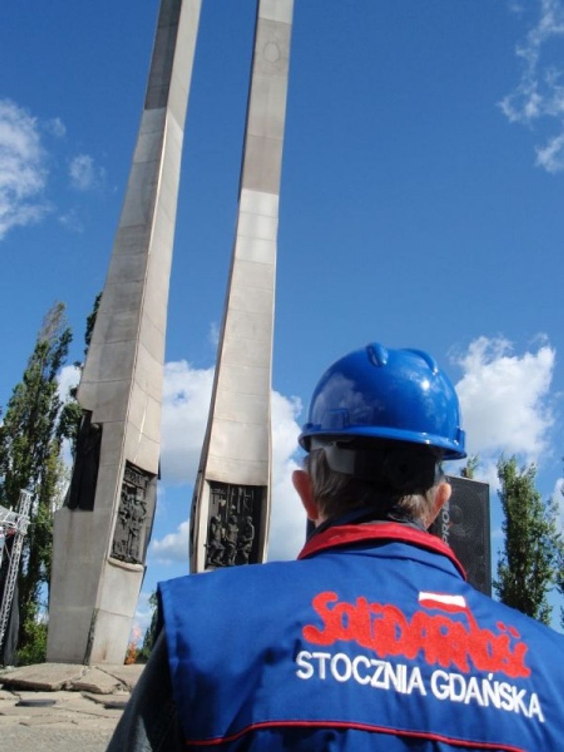 Apel pod Bramą nr 2 - wolni, lecz rozgoryczeni Apel pod Bramą nr 2 - wolni, lecz rozgoryczeni
