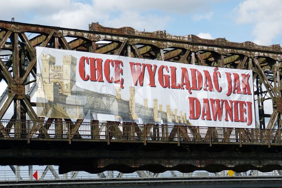 "Aresztowano" banner na moście? "Aresztowano" banner na moście?