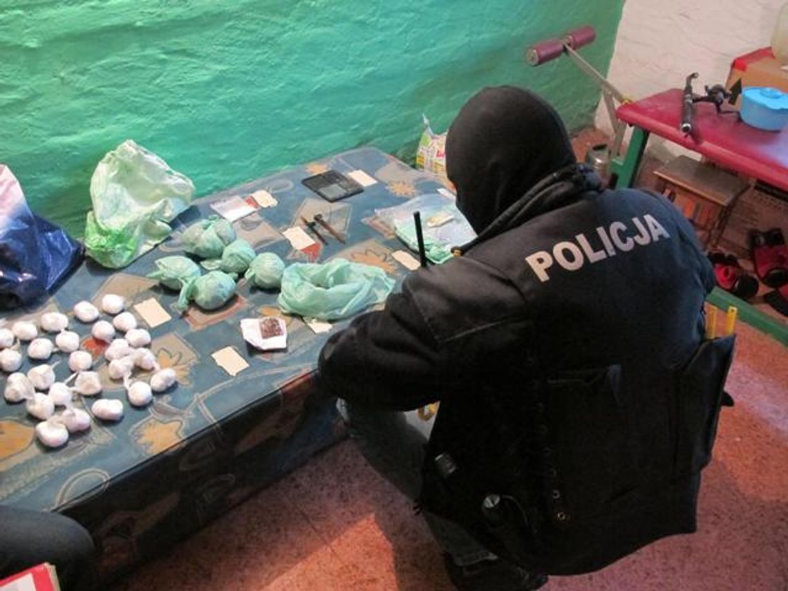 asp. sztab. D. Górski: "Miejsce dilerów jest za kratkami" asp. sztab. D. Górski: "Miejsce dilerów jest za kratkami"