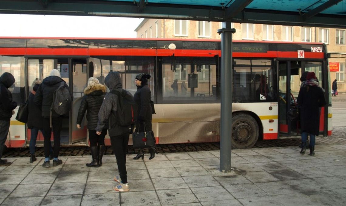 Autobus nagle zakończy kurs po złapaniu gapowicza? To może nie spodobać się pasażerom.