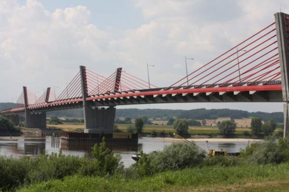 Autobusem do Gniewu. Połączenie przez most Autobusem do Gniewu. Połączenie przez most