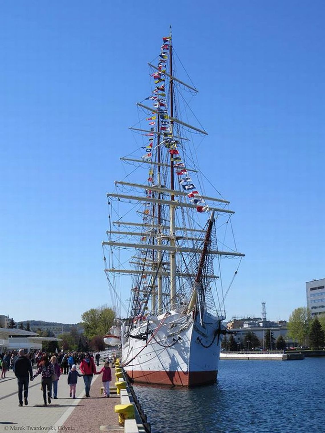 Bandera z MS Piłsudski na Dzień Flagi Bandera z MS Piłsudski na Dzień Flagi