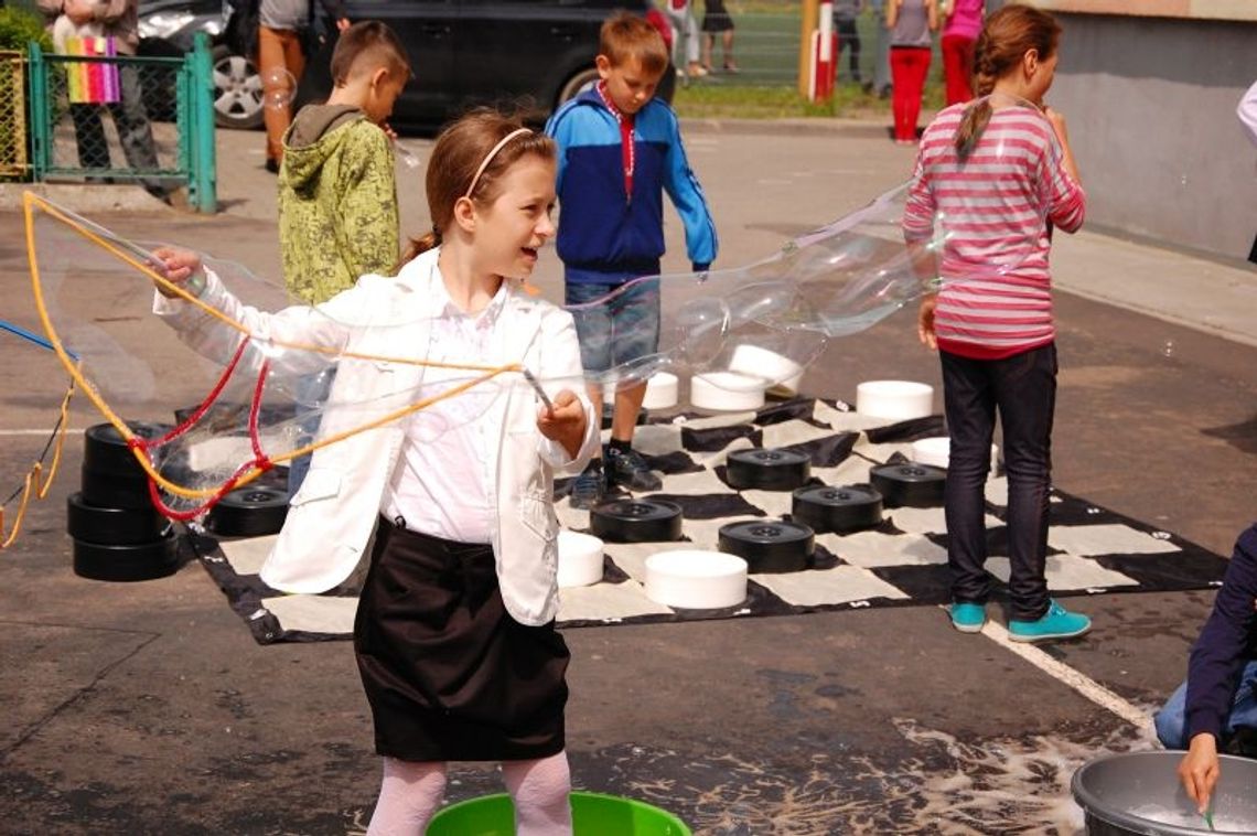 Bańki mydlane, konkurencje sportowe i wata cukrowa Bańki mydlane, konkurencje sportowe i wata cukrowa