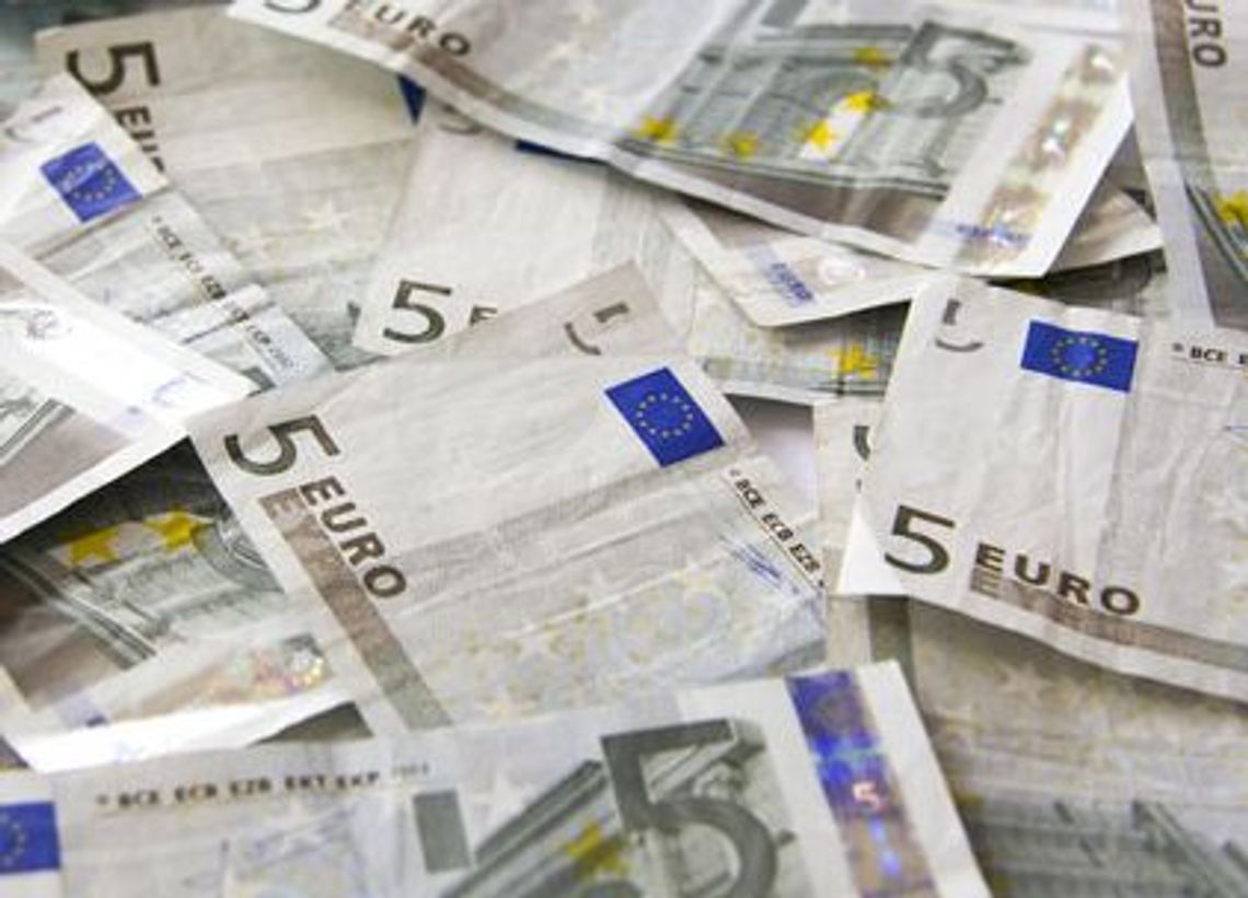 Banknoty znalazł w książce z biblioteki