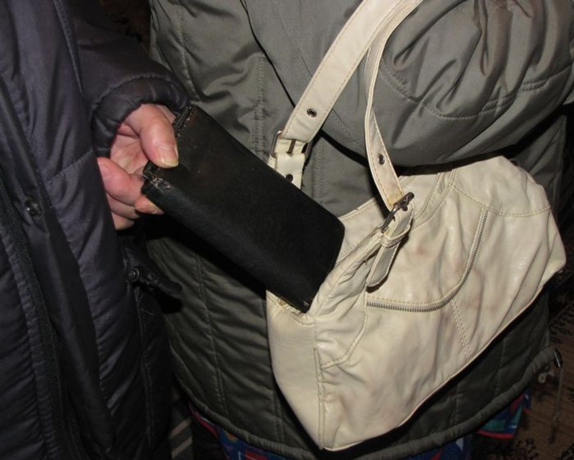 "Bardzo miły złodziej". Kredyty na wykradziony dowód – rencistka musi spłacić ponad 70 tys. zł! "Bardzo miły złodziej". Kredyty na wykradziony dowód – rencistka musi spłacić ponad 70 tys. zł!