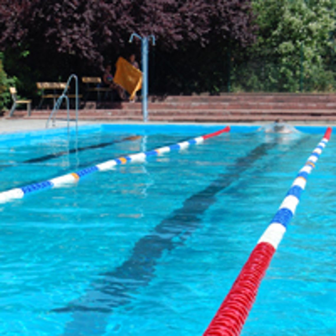 Basen odkryty w Tczewie już czynny! Woda ma 21ºC Basen odkryty w Tczewie już czynny! Woda ma 21ºC