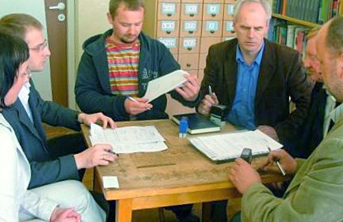 Baterie słoneczne na dachu szkoły Baterie słoneczne na dachu szkoły