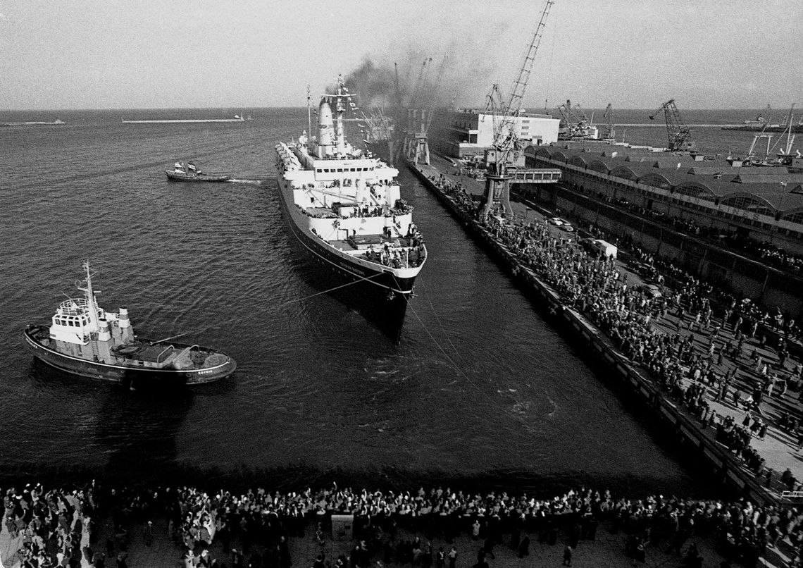 "Batory" - gdy Polska była odcięta „żelazną kurtyną” od świata