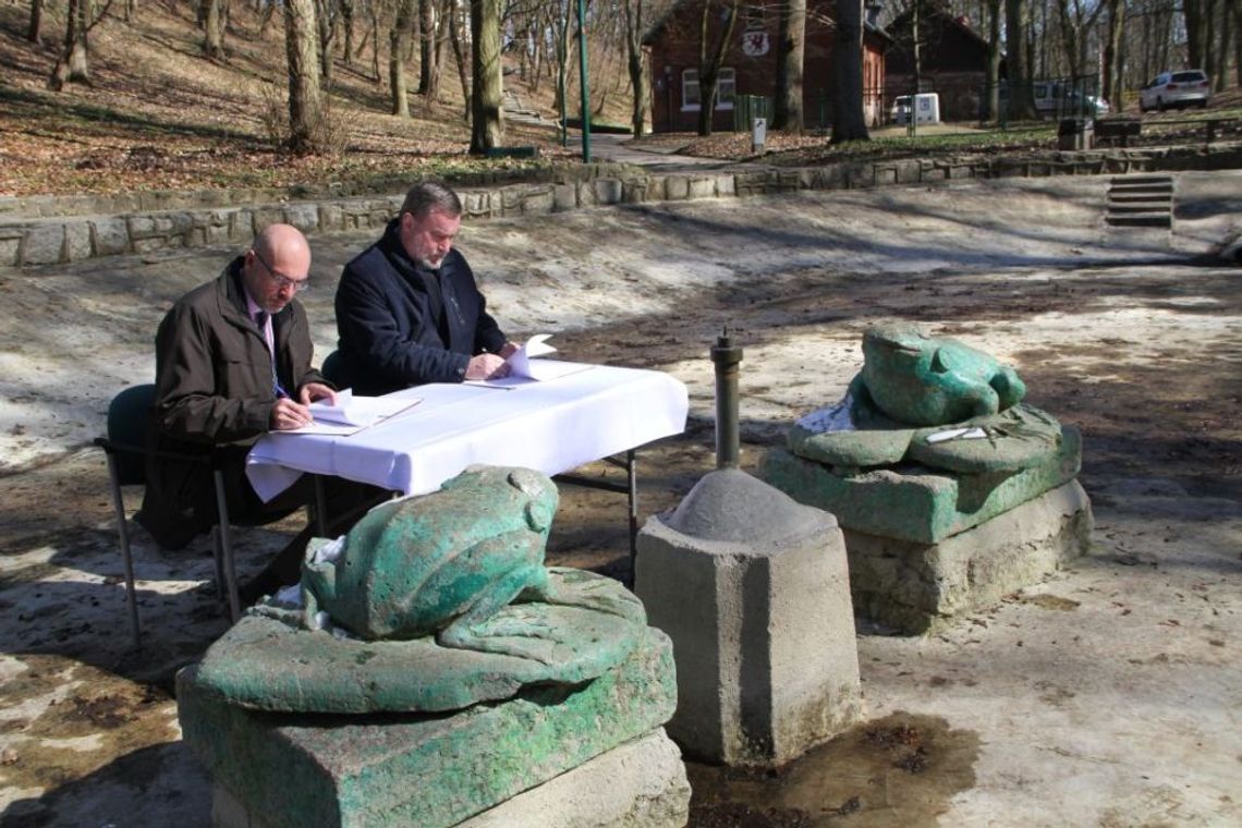 BD Piotr Doniec wykonawcą dokumentacji na przebudowę parku. Propozycja likwidacji amfiteatru oraz m.in. budowy polany piknikowej i ścieżki przyrodniczej