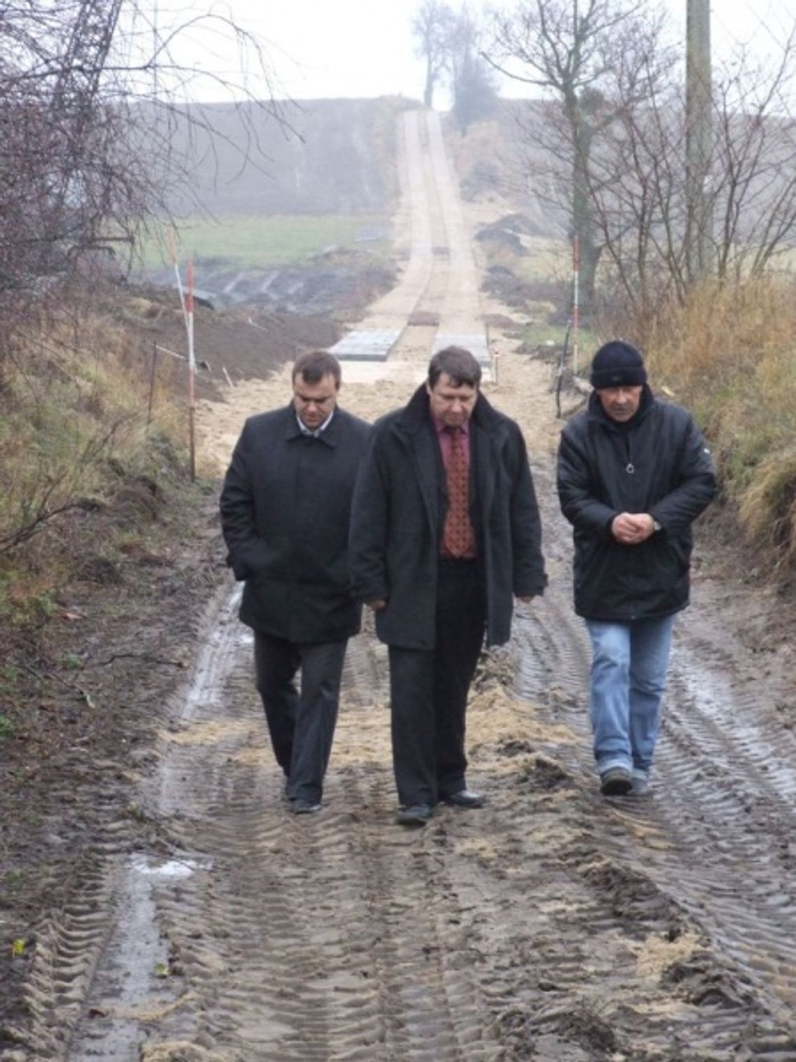 Będzie się lepiej jeździło. Trwają remonty lokalnych dróg