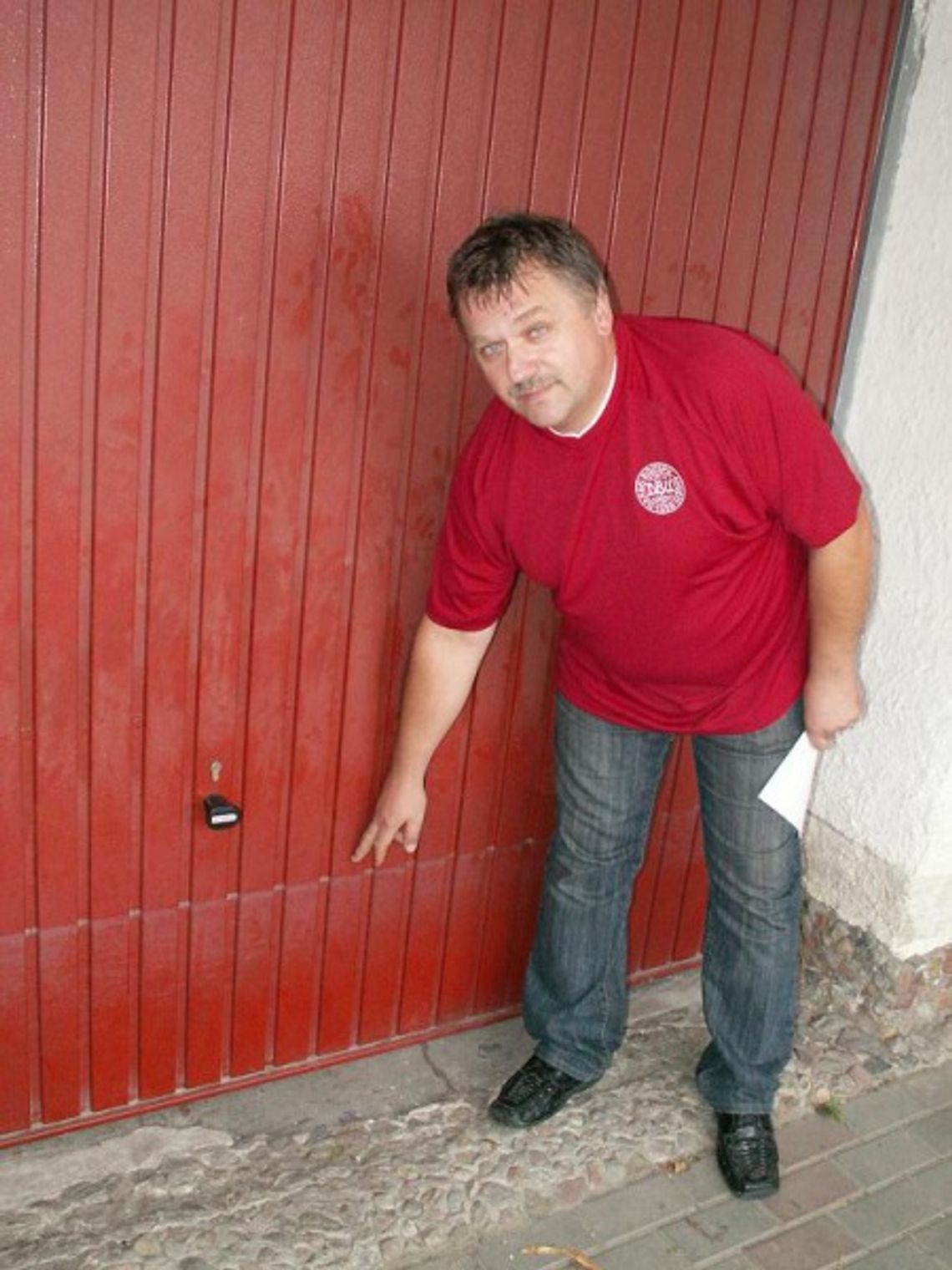 Bez pomocy w zalanych domach - mieszkańcy żądają odszkodowań. Kto odpowie za zniszczony dobytek? Bez pomocy w zalanych domach - mieszkańcy żądają odszkodowań. Kto odpowie za zniszczony dobytek?