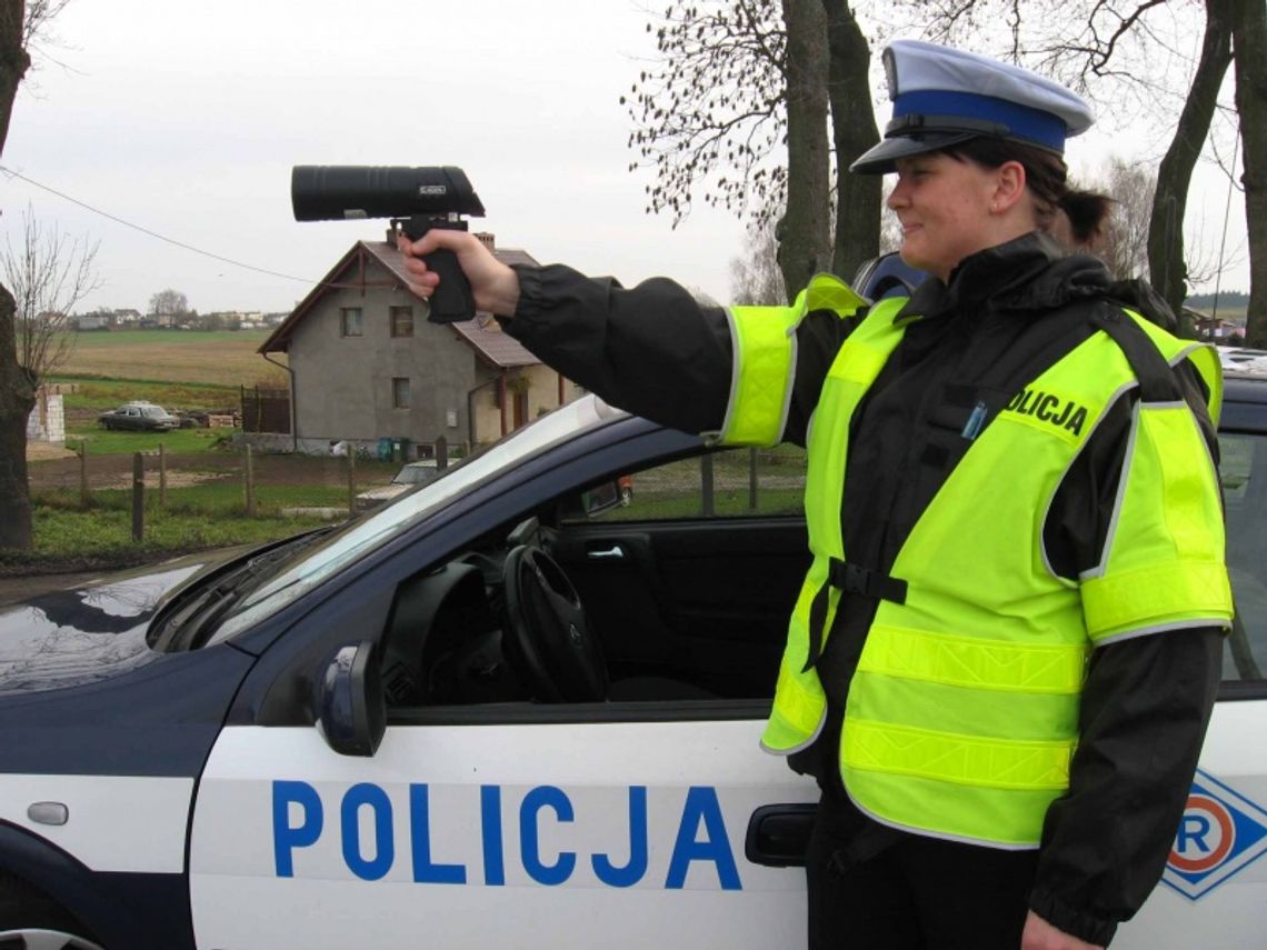 Bez świateł, bez pasów bezpieczeństwa, lecz na gazie Bez świateł, bez pasów bezpieczeństwa, lecz na gazie