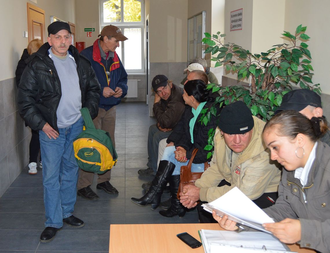 Bezdomni pod kocami na ulicy – pomagać czy ignorować? Bezdomni pod kocami na ulicy – pomagać czy ignorować?