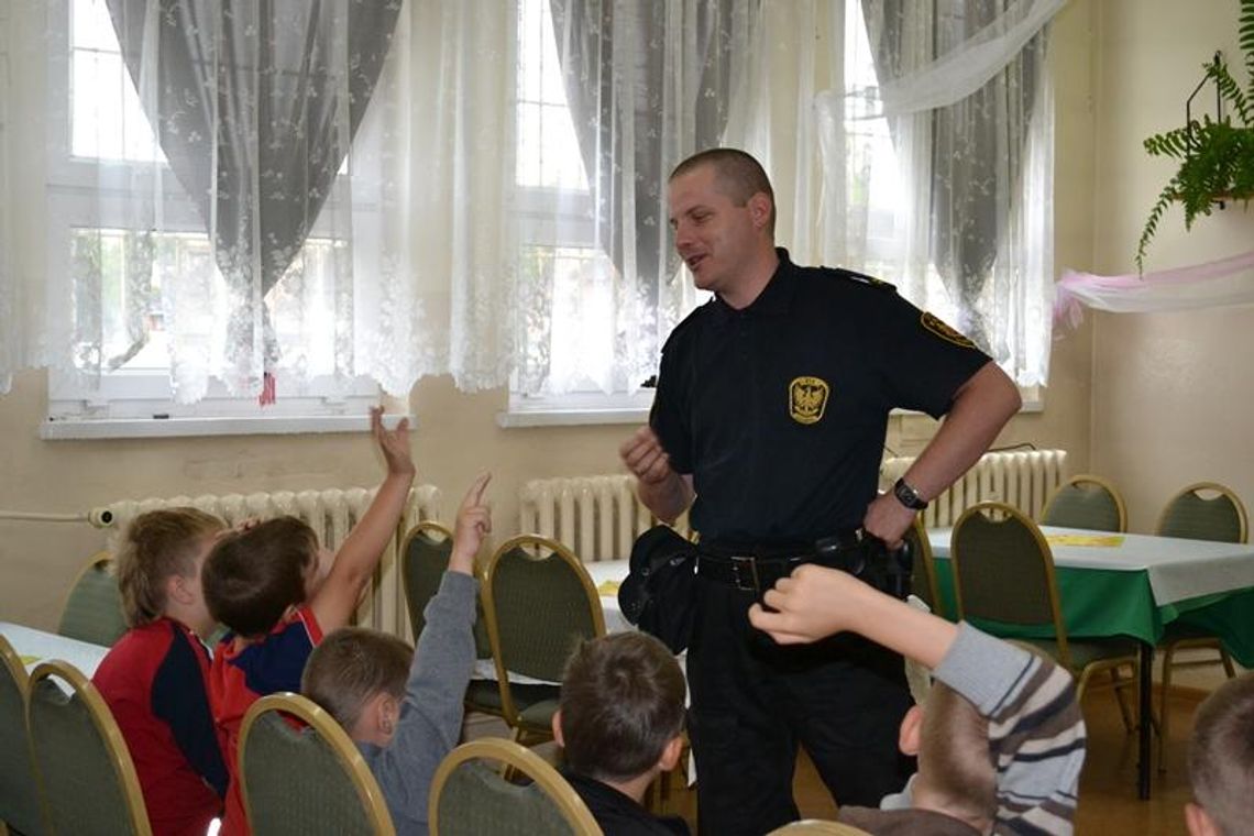 „Bezpieczne wakacje” - bez alkoholu, palenia papierosów i zażywania narkotyków „Bezpieczne wakacje” - bez alkoholu, palenia papierosów i zażywania narkotyków