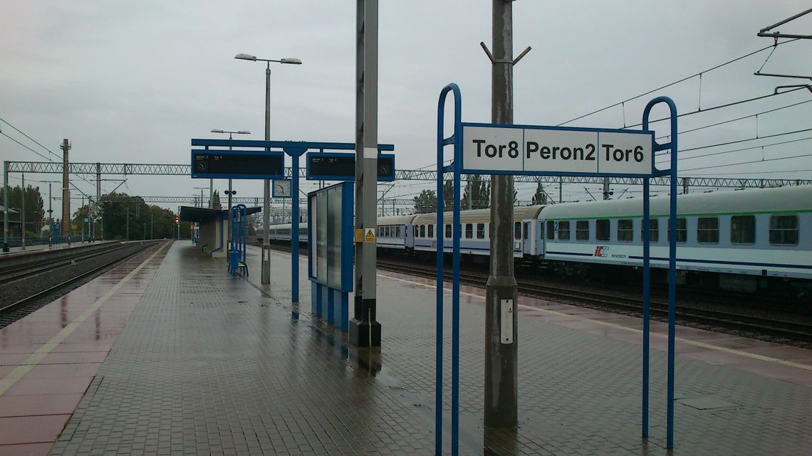 Bezużyteczne tablice informacyjne na dworcu Bezużyteczne tablice informacyjne na dworcu