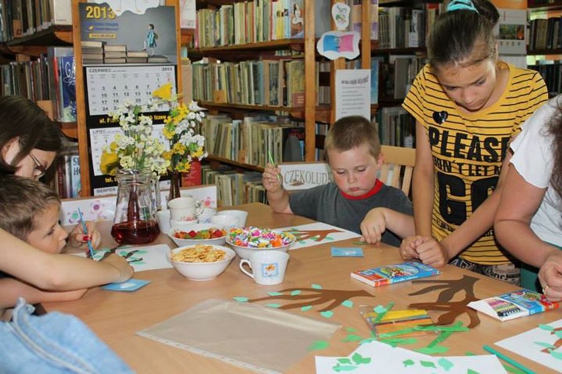 Biblioteka w Starym Polu  z zajęciami &quot;Na straganie&quot;