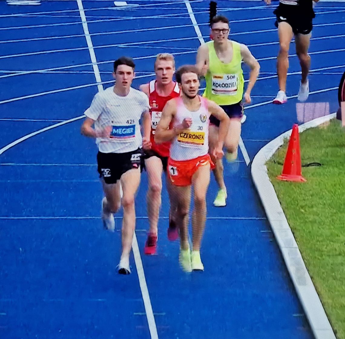 Biegacz z Kokoszkowych mistrzem Polski w biegu na 3000 metrów!