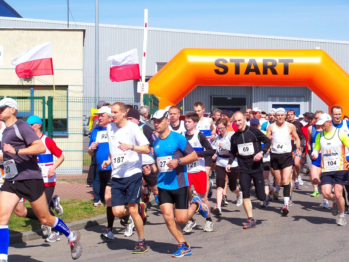 Biegiem uczcili Święto Flagi (ZDJECIA) Biegiem uczcili Święto Flagi (ZDJECIA)