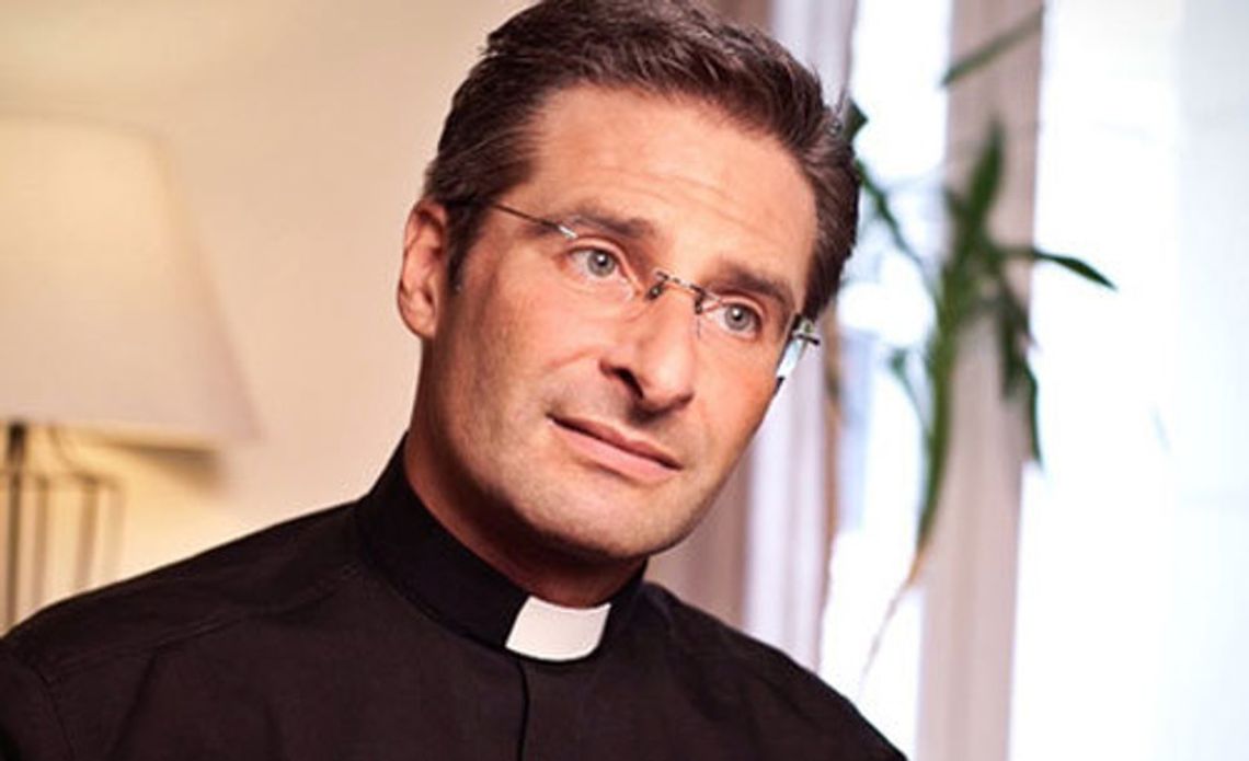 Biskup stracił cierpliwość. Ksiądz Charamsa zawieszony! Biskup stracił cierpliwość. Ksiądz Charamsa zawieszony!