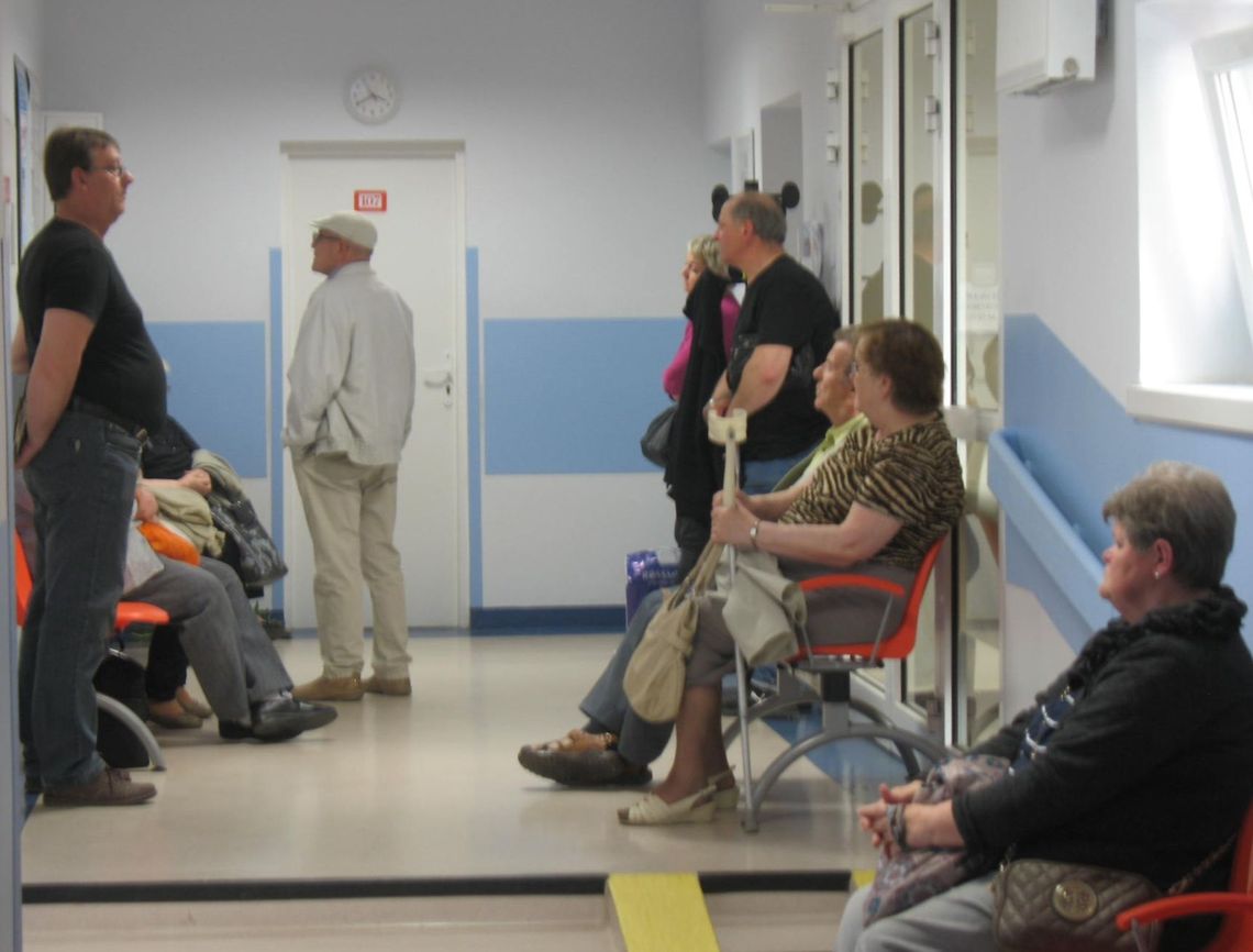 Bolą cię plecy? Na zabieg poczekasz do... 2016 r.!