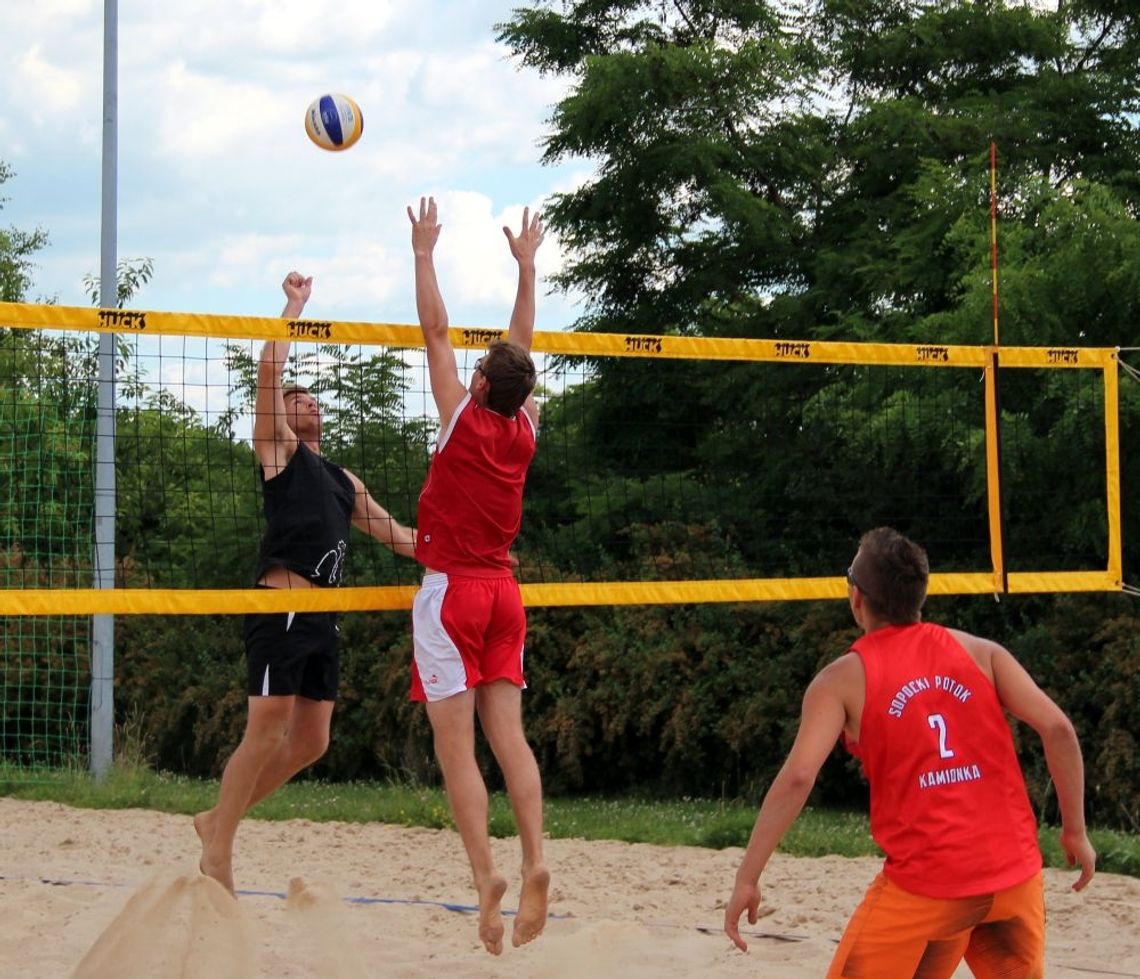 Bracia z Pelplina najlepsi - siatkarze rozpoczęli sezon na piasku
