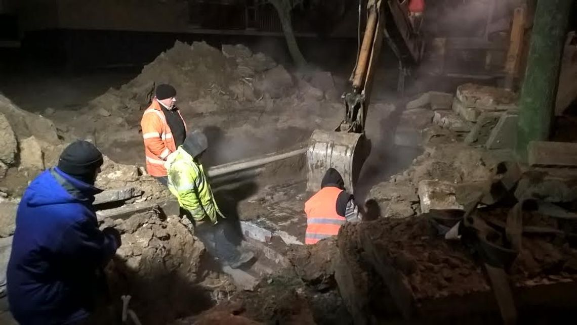 Brak ciepłej wody na osiedlu przy al. Jana Pawła II. Trwa usuwanie usterki. Brak ciepłej wody na osiedlu przy al. Jana Pawła II. Trwa usuwanie usterki.