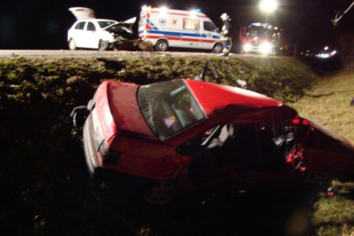 Brawurowe wyprzedzanie? Wypadek w Zajączkowie - dwie osoby zginęły, dwie są ciężko ranne Brawurowe wyprzedzanie? Wypadek w Zajączkowie - dwie osoby zginęły, dwie są ciężko ranne