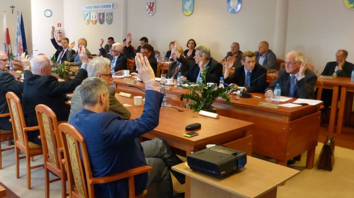 Budynek starostwa pod zastaw. Radni o szpitalnym kredycie