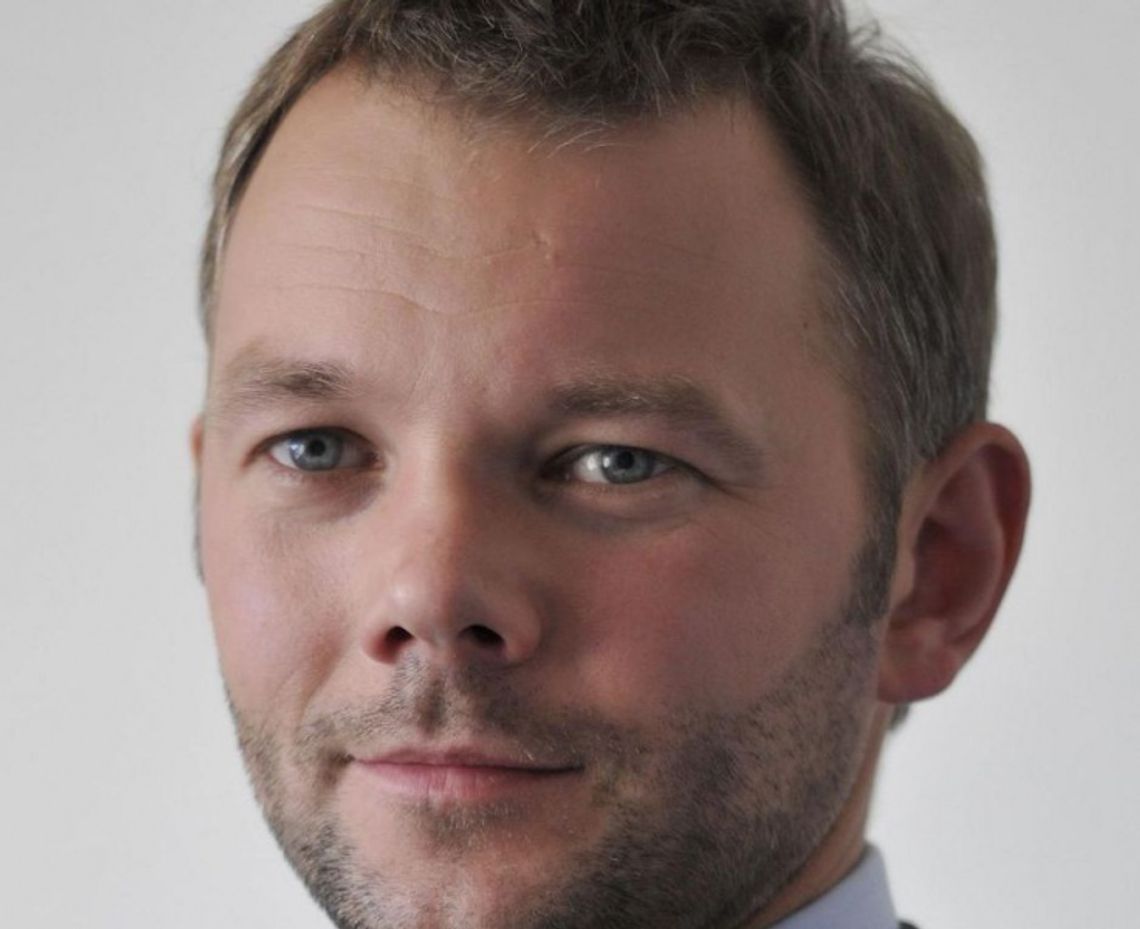 Burmistrz idzie do prokuratury - ze sprawą na byłego burmistrza Burmistrz idzie do prokuratury - ze sprawą na byłego burmistrza