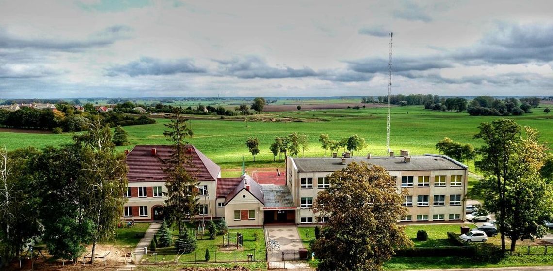 Burmistrz Pelplina zapowiada tworzenie filii ze szkoły w Rajkowach. Czy to pierwszy krok do likwidacji, a może „tylko” oszczędności?
