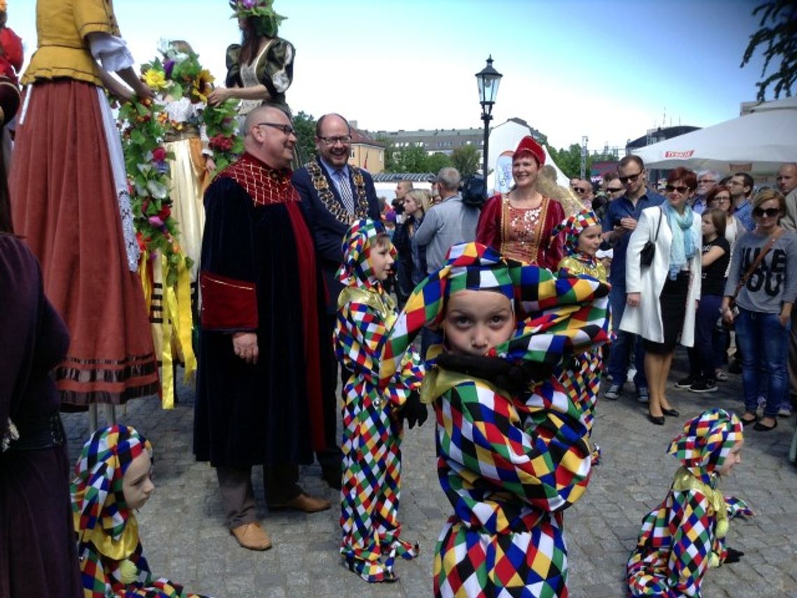 Bursztynkowy maraton taneczny zakończony. Bursztynkowy maraton taneczny zakończony.