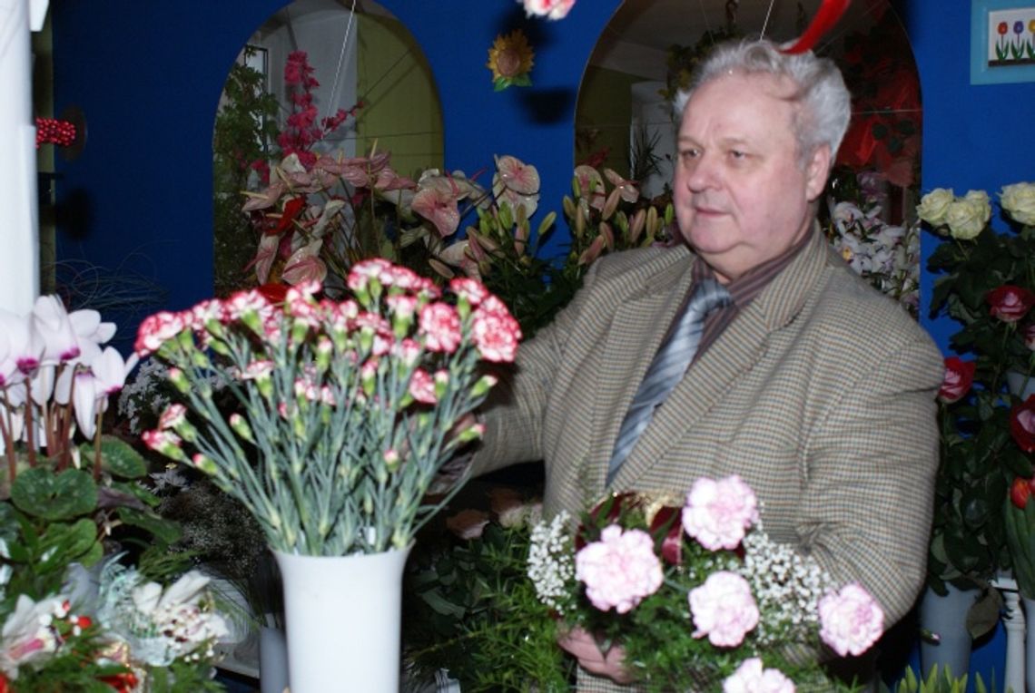 Całuję rączki, czyli Dzień Kobiet dzisiaj. SMS z goździkiem