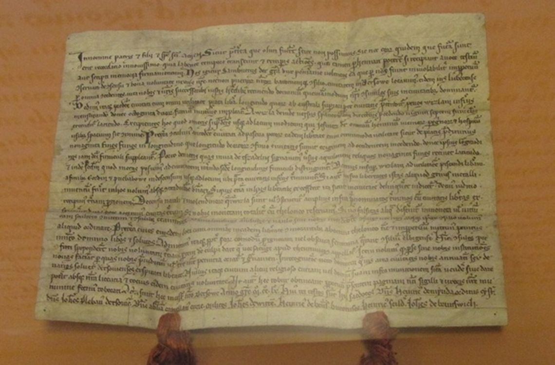 Cenne dokumenty ujrzały światło dzienne. Oryginały sprzed setek lat Cenne dokumenty ujrzały światło dzienne. Oryginały sprzed setek lat