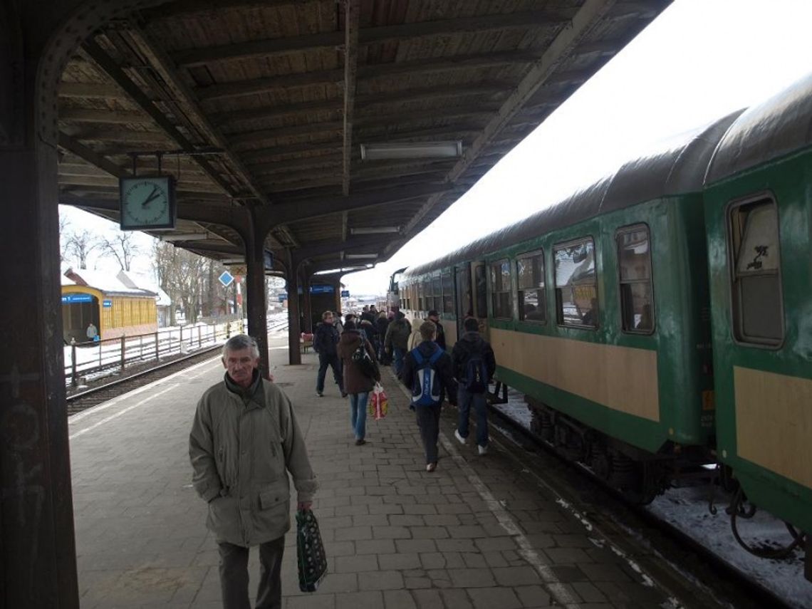 Chaos, smród i bałagan. Dworzec na chorobowym Chaos, smród i bałagan. Dworzec na chorobowym