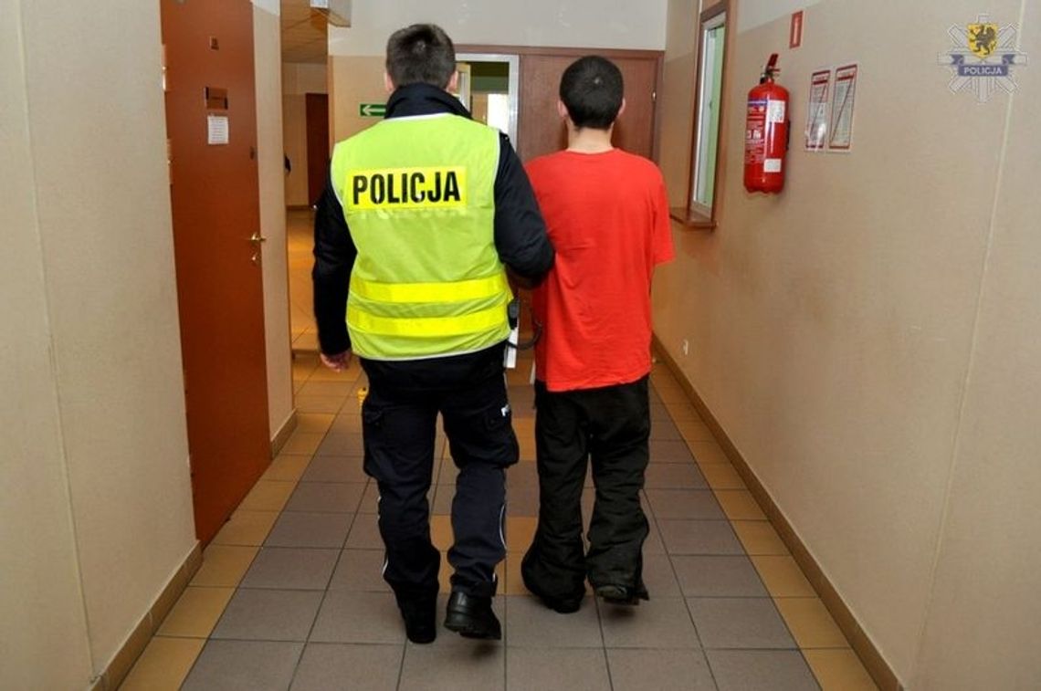 Chciał oszukać policjantów - podawał nieprawdziwe dane Chciał oszukać policjantów - podawał nieprawdziwe dane