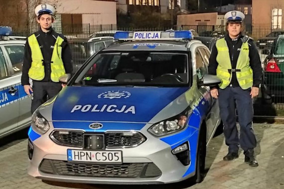 Chciał skoczyć z wiaduktu, na pomoc ruszyli policjanci ruchu drogowego