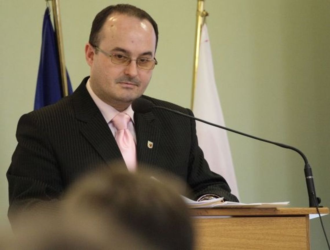 Ciąg dalszy sporu o budowę obiektu sportowego przy ul. Ceglarskiej (z ekspertyzą w tle) Ciąg dalszy sporu o budowę obiektu sportowego przy ul. Ceglarskiej (z ekspertyzą w tle)