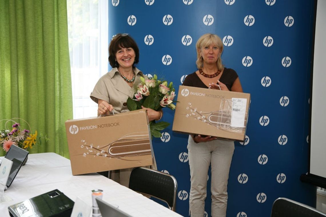 Ciężarówka z komputerami. Listen 2U - objazdowy test „Słuchamy Cię” Ciężarówka z komputerami. Listen 2U - objazdowy test „Słuchamy Cię”