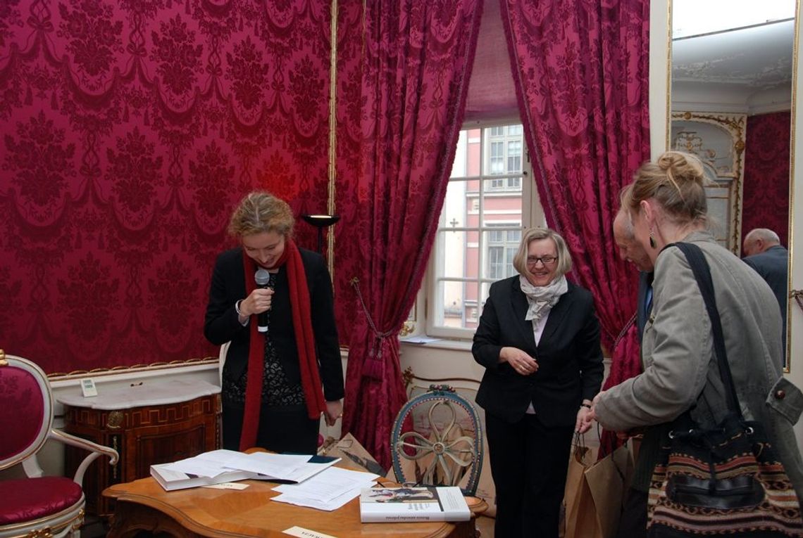 Co jadła władza, jak ratowano się podczas głodu. Nie tylko o jedzeniu